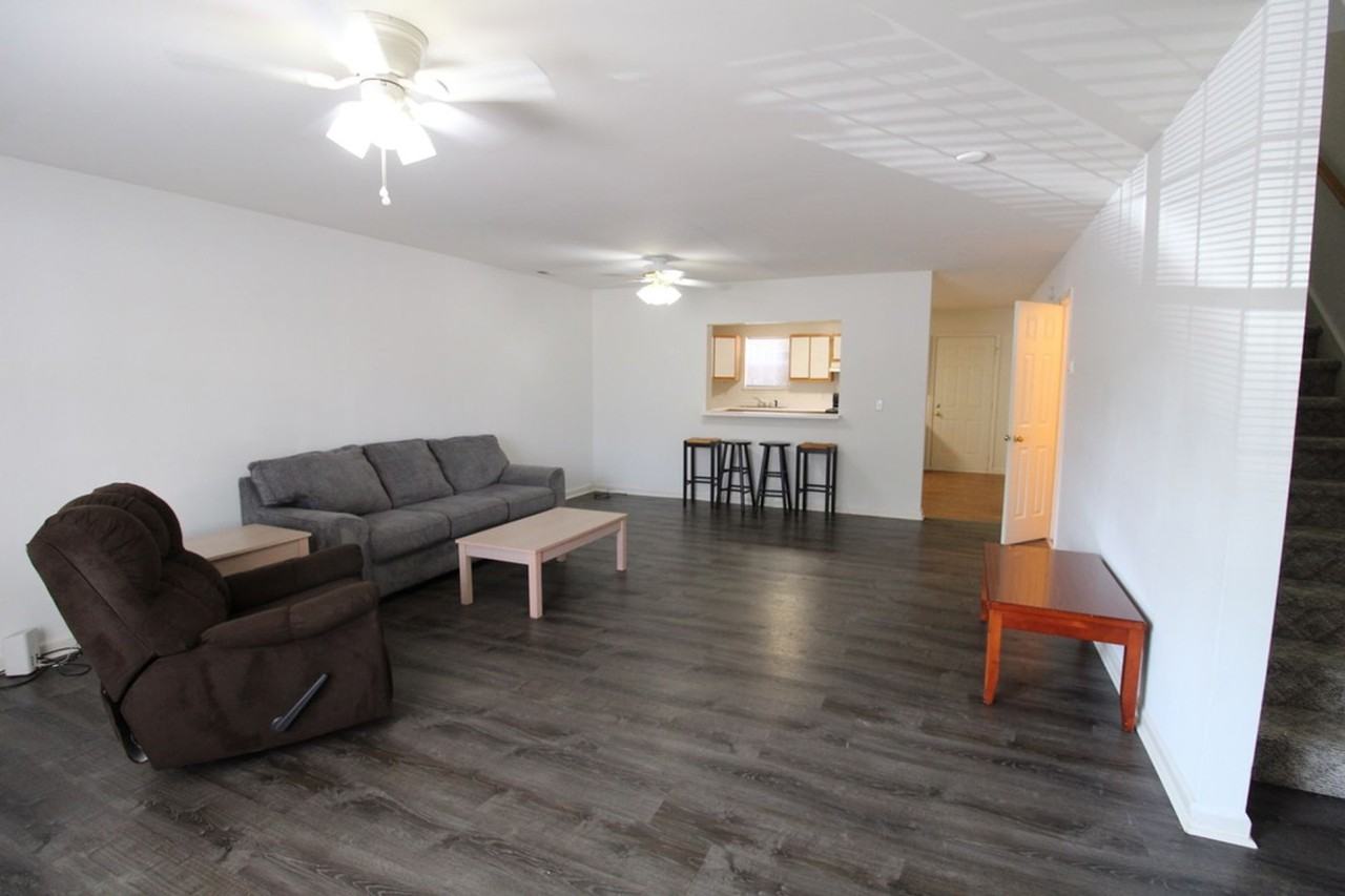 520 Pheasant Run Cir - Photo 5 of 36