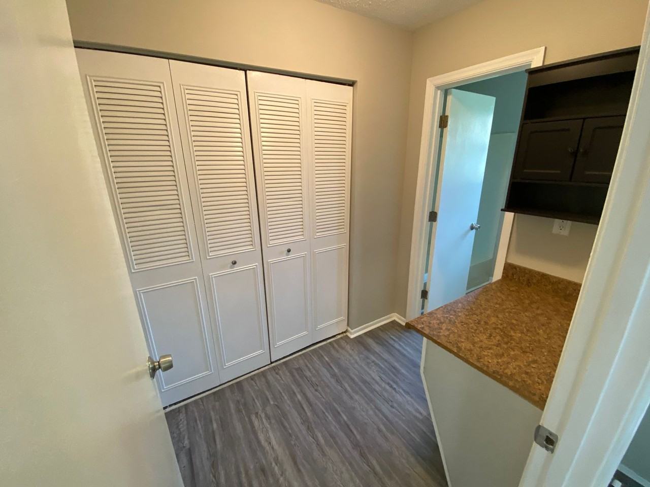 832 Sylvan Ave - Photo 7 of 12