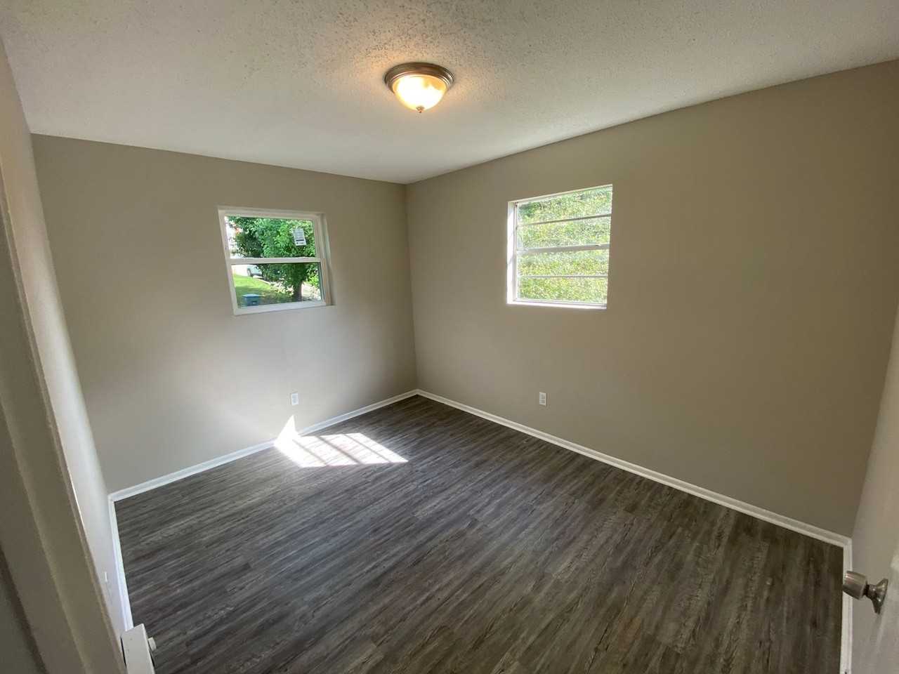 832 Sylvan Ave - Photo 5 of 12