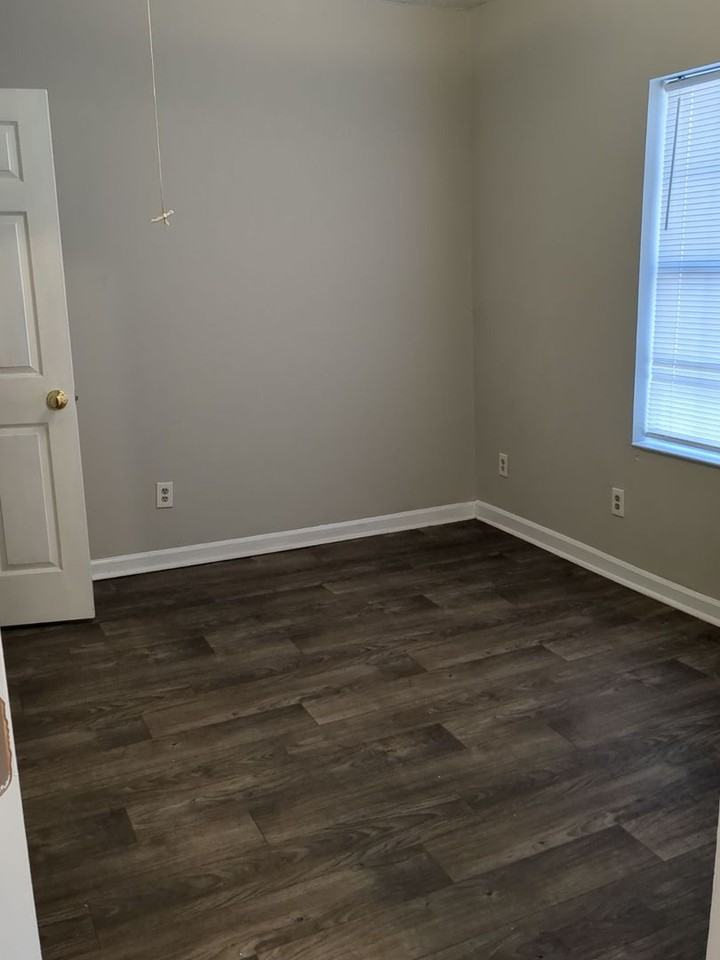 906 S Kelley St - Photo 6 of 7