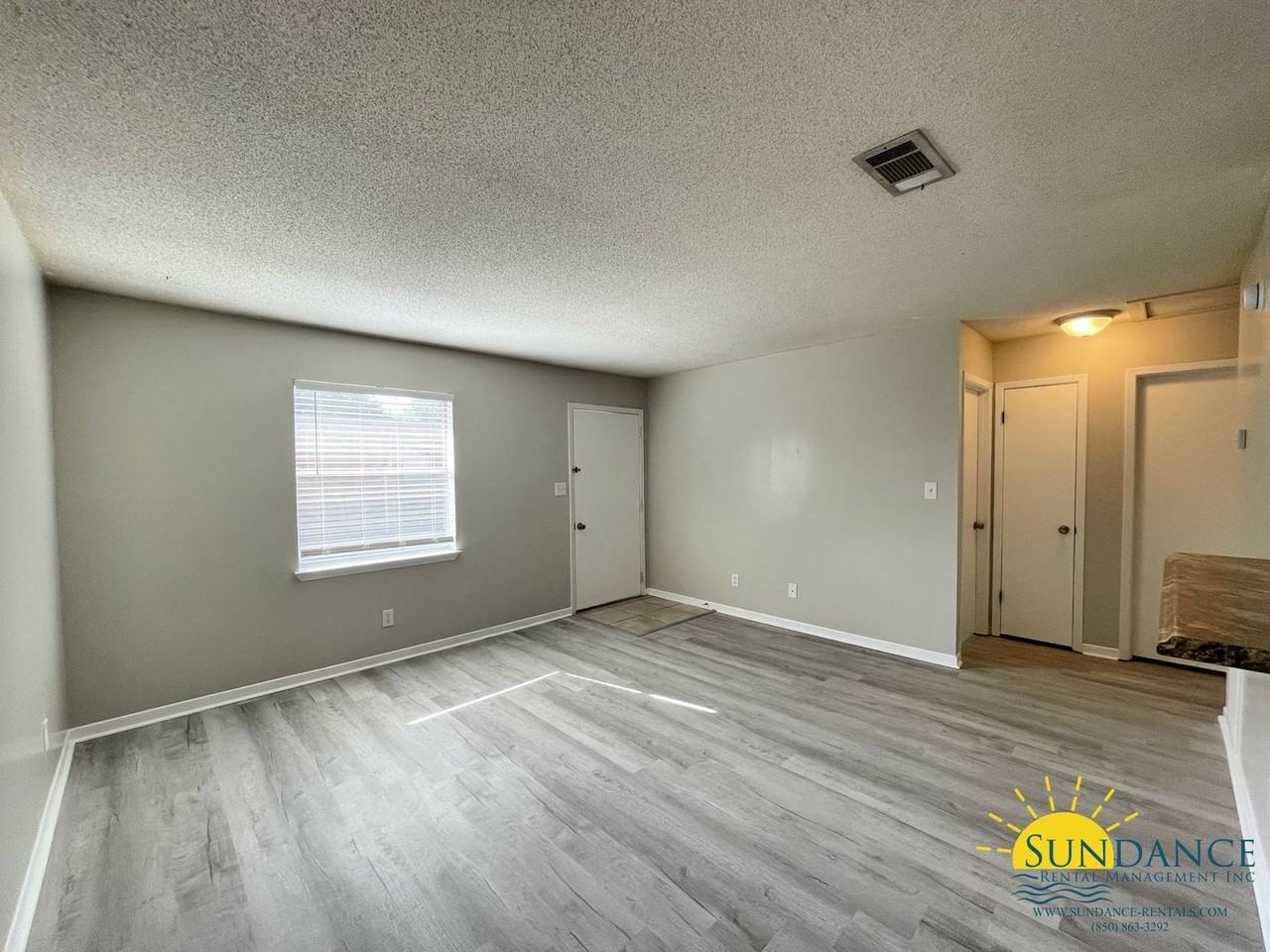 790 Navy St Apt C - Photo 2 of 9