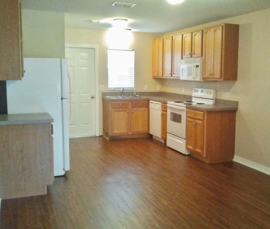 9261 N Travis Dr - Photo 3 of 9