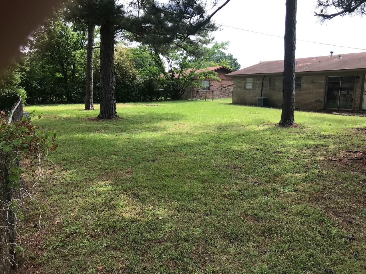 723 Bluebonnet Dr - Photo 2 of 16