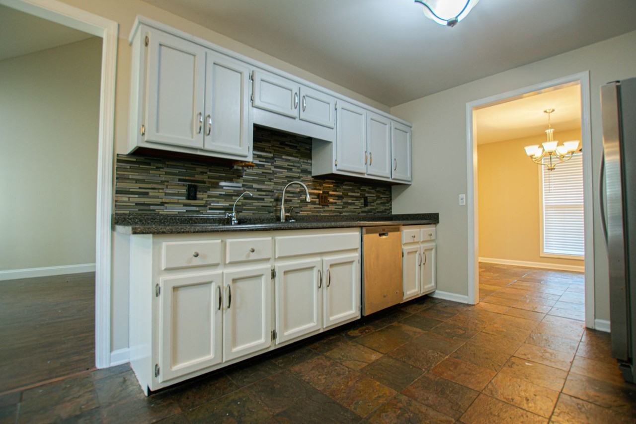 4060 New Grange Cir - Photo 7 of 23