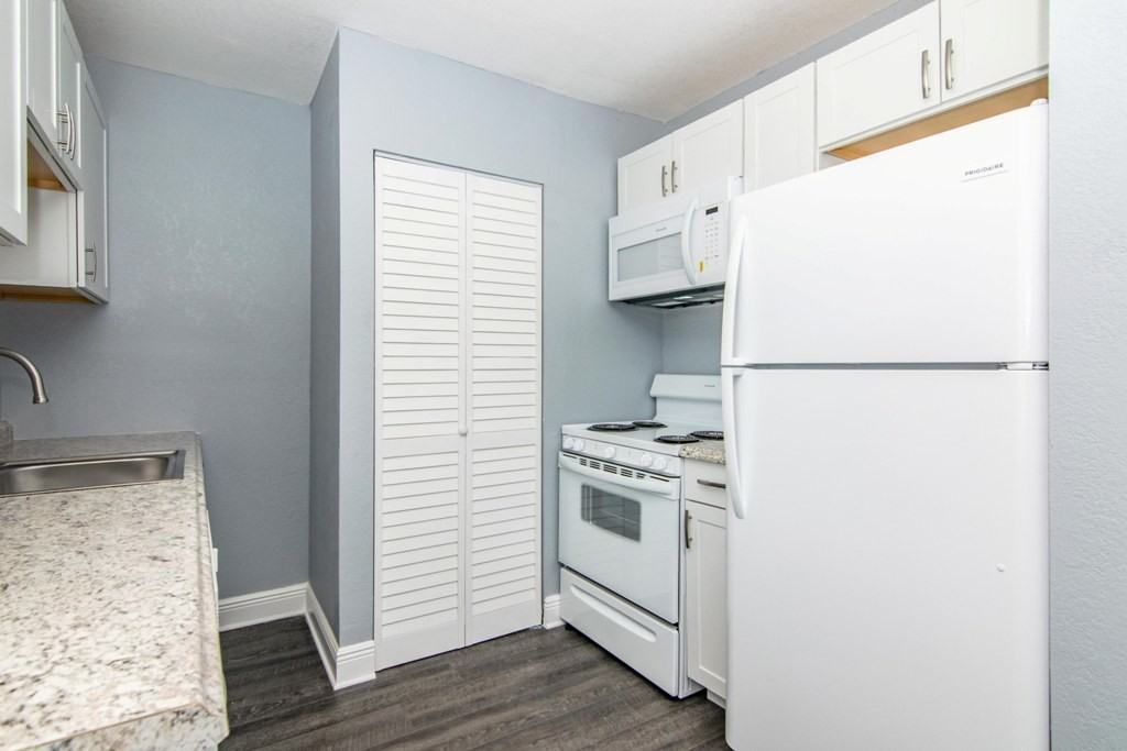 107 Karde Ln #F - Photo 4 of 12