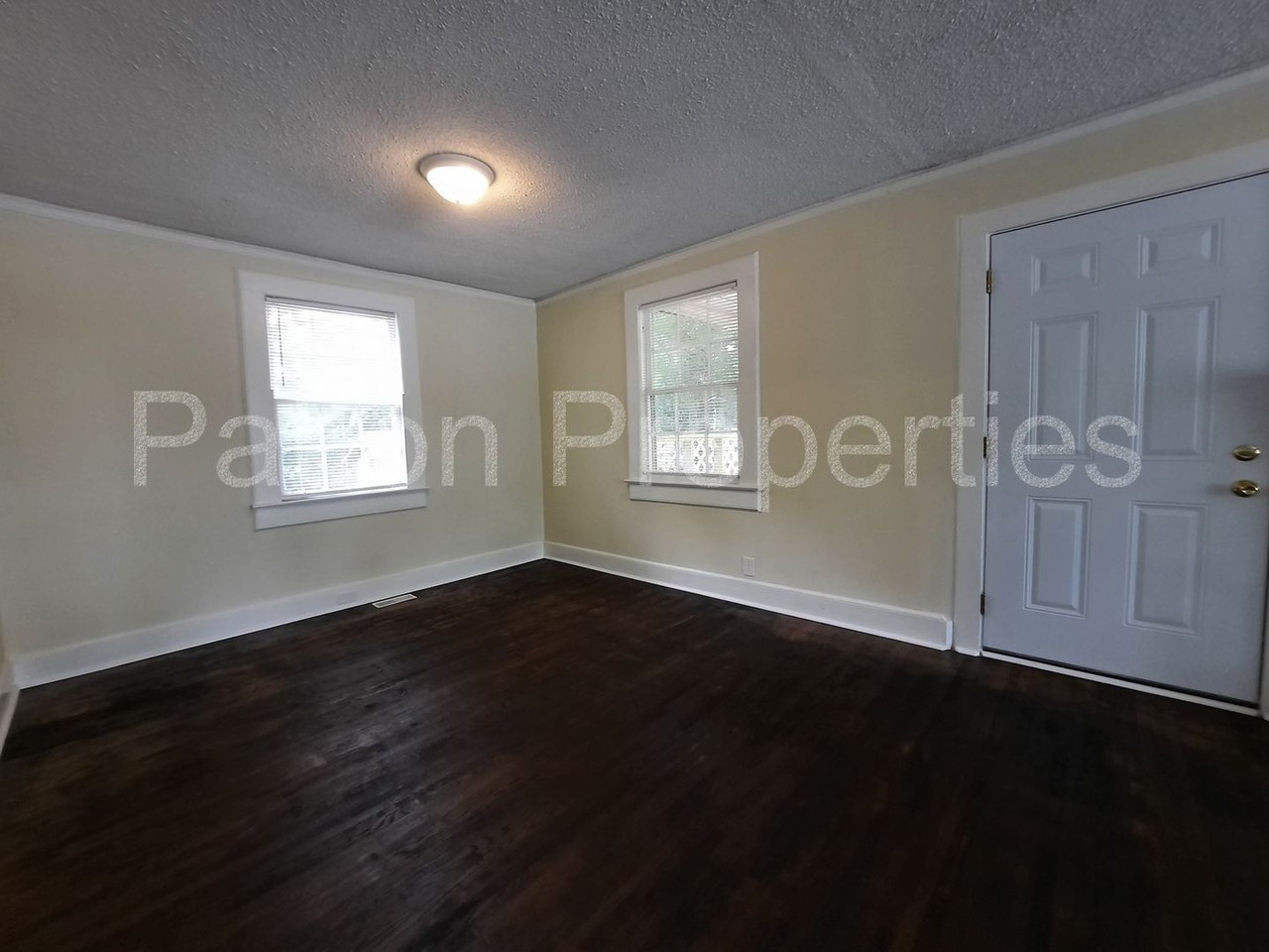 5610 Colonial Dr - Photo 4 of 18