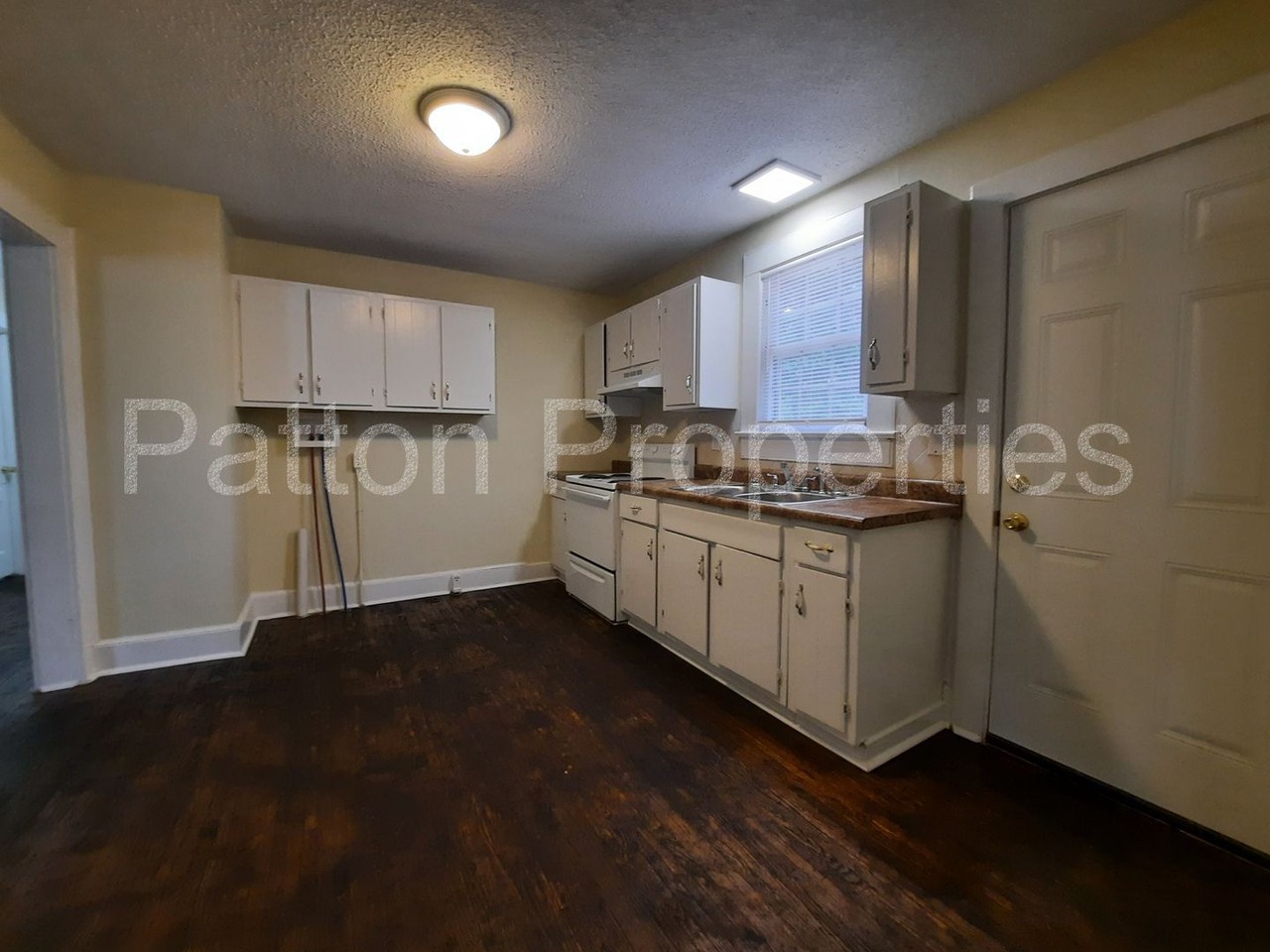 5610 Colonial Dr - Photo 6 of 18