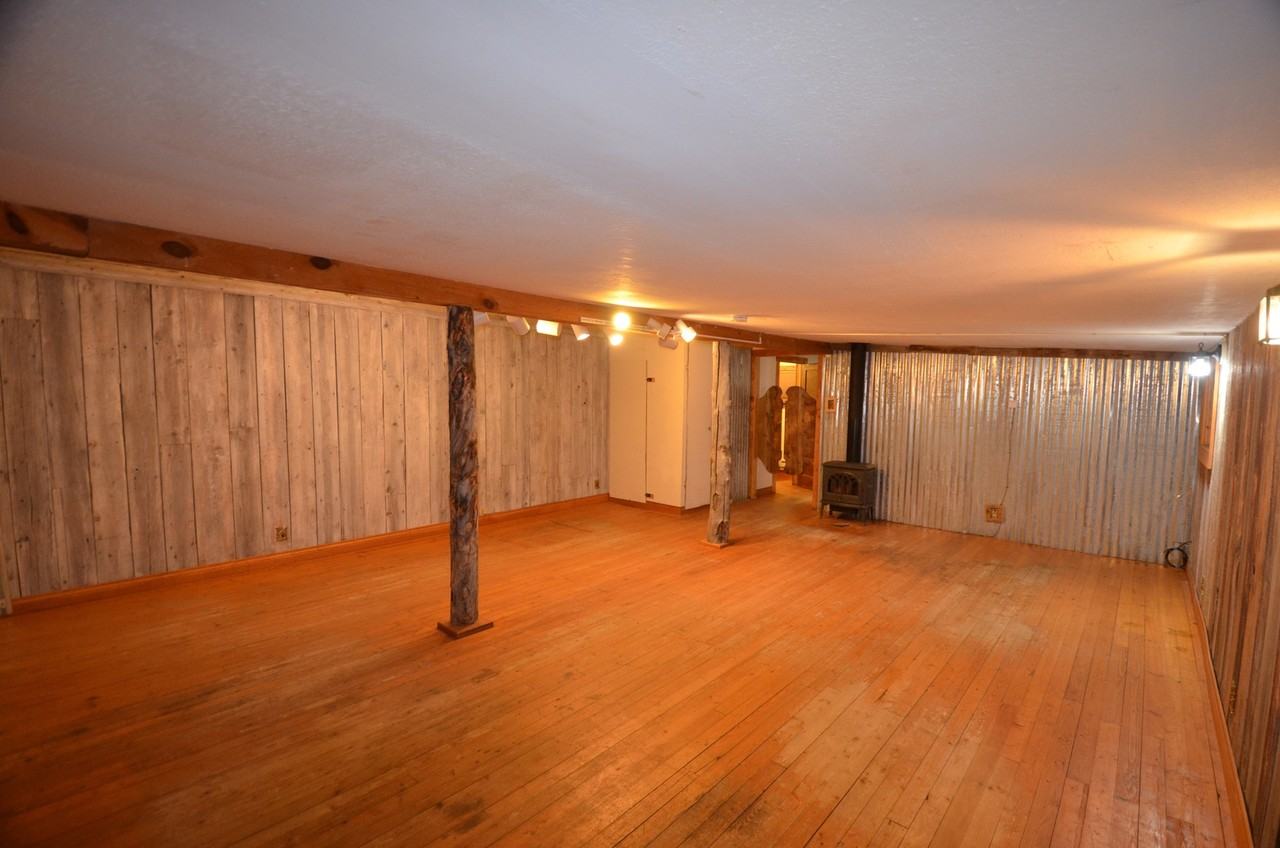 427 Front St - Photo 2 of 15