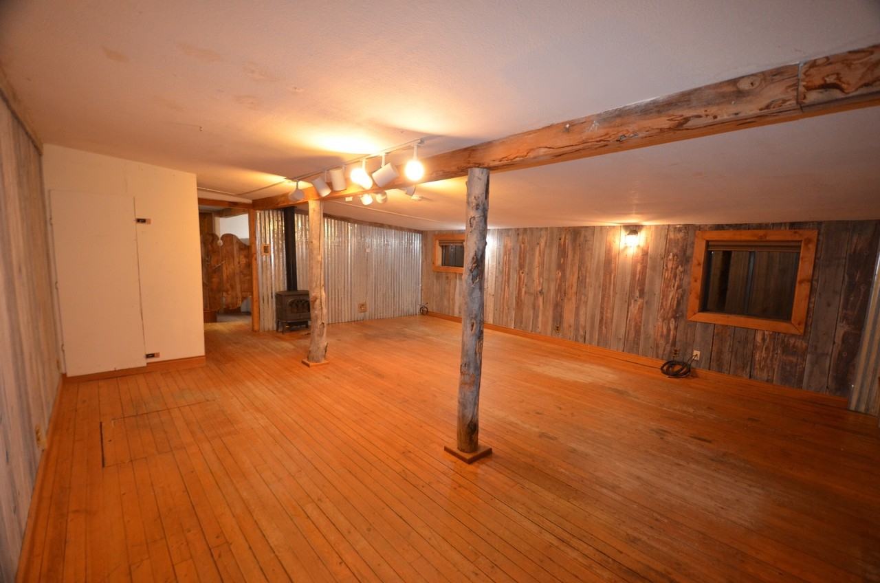 427 Front St - Photo 3 of 15