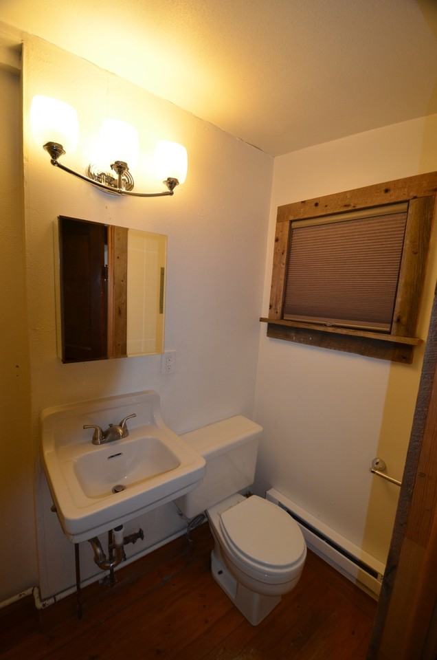 427 Front St - Photo 3 of 15