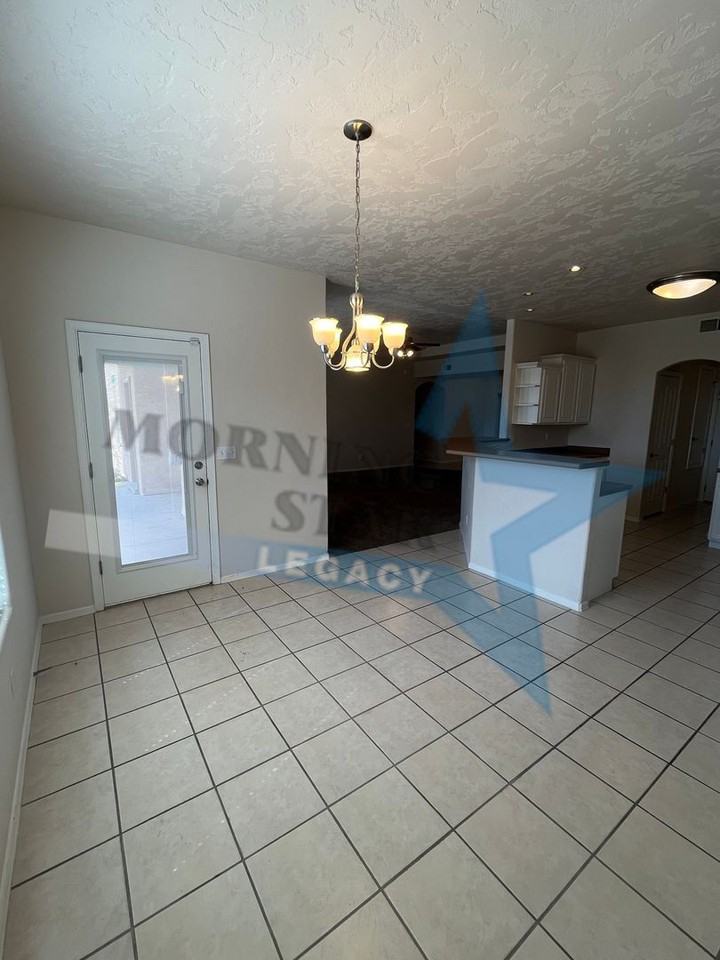 2782 Coventry Rd - Photo 6 of 26