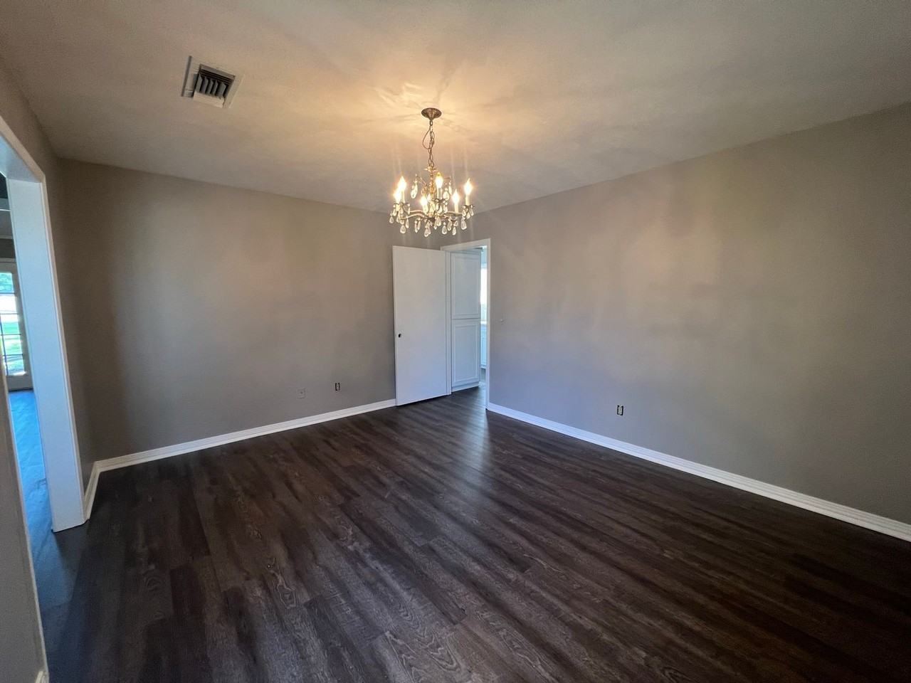 1140 Homewood Dr - Photo 3 of 14