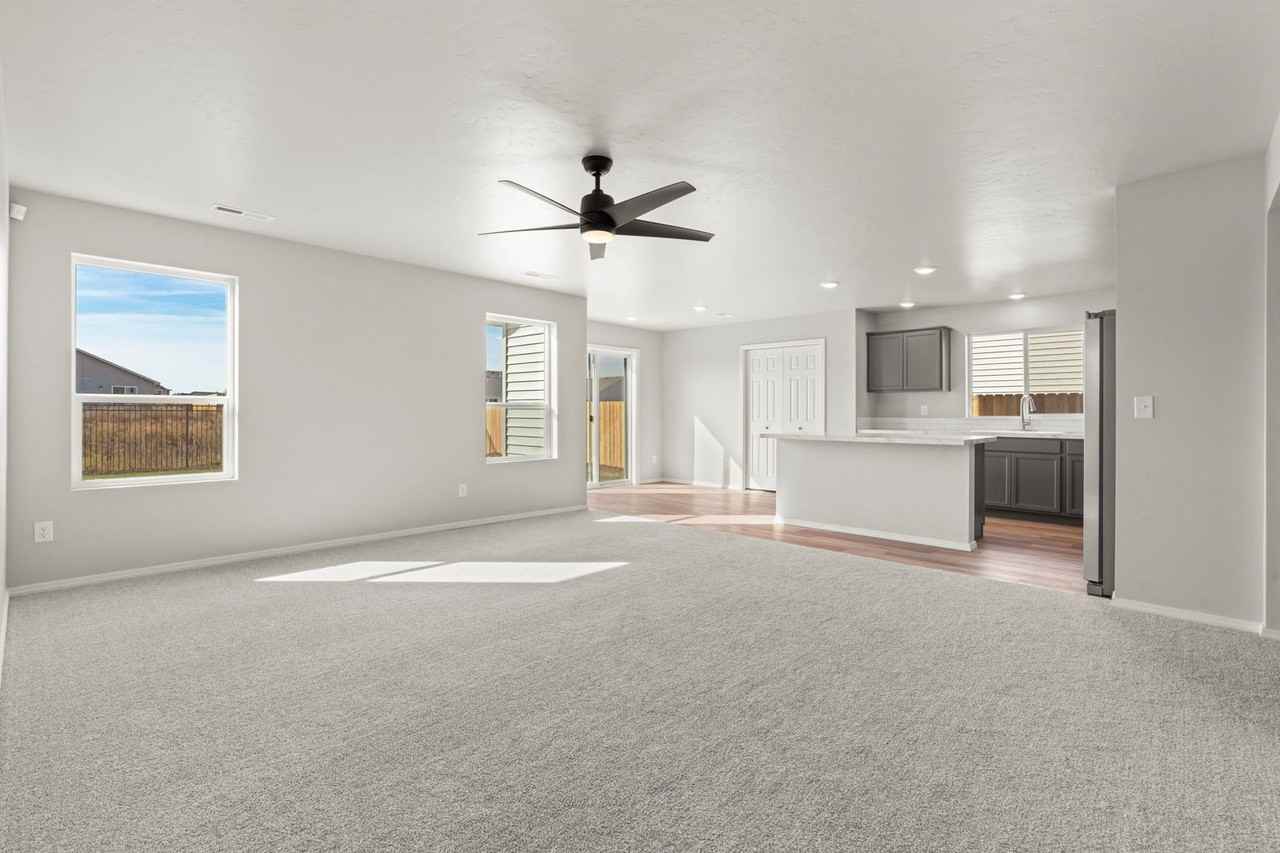 11137 Champlain Pl - Photo 3 of 17