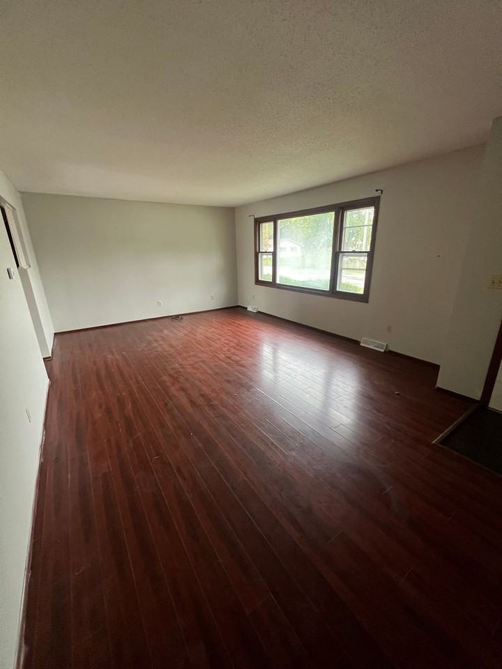 408 W Washington St - Photo 2 of 7