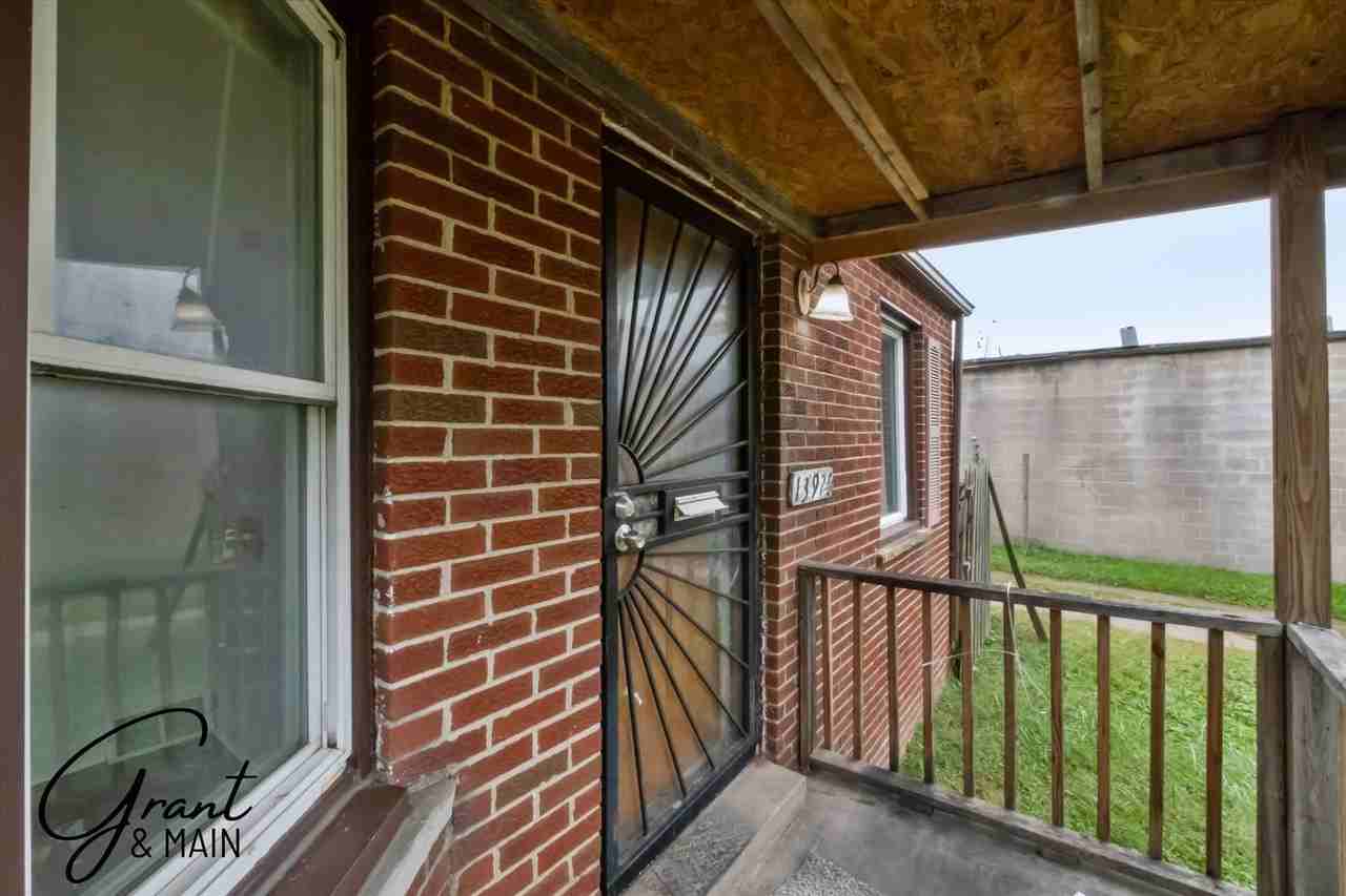 13926 Rockdale St - Photo 2 of 20