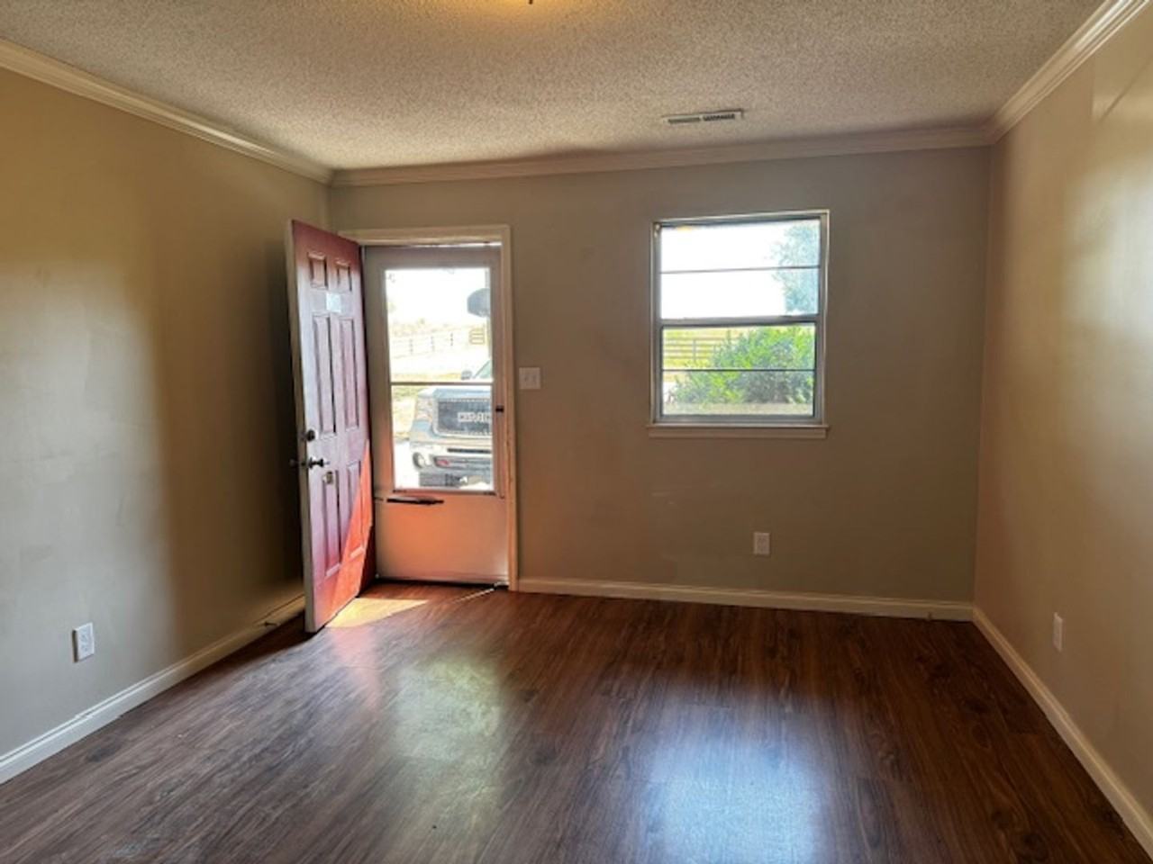 990 Cedar Springs Rd Se - Photo 2 of 5