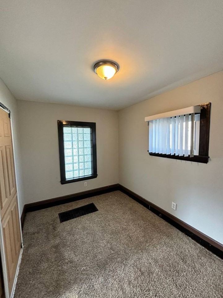 6306 Flowerdale Ave - Photo 2 of 19