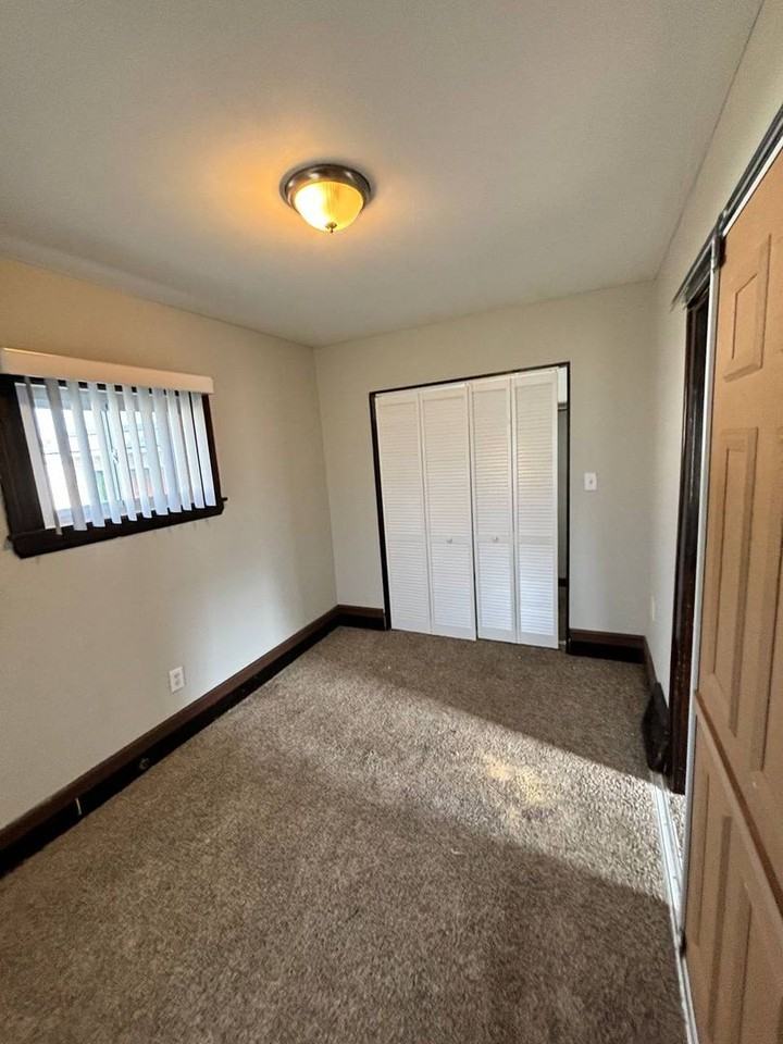 6306 Flowerdale Ave - Photo 3 of 19