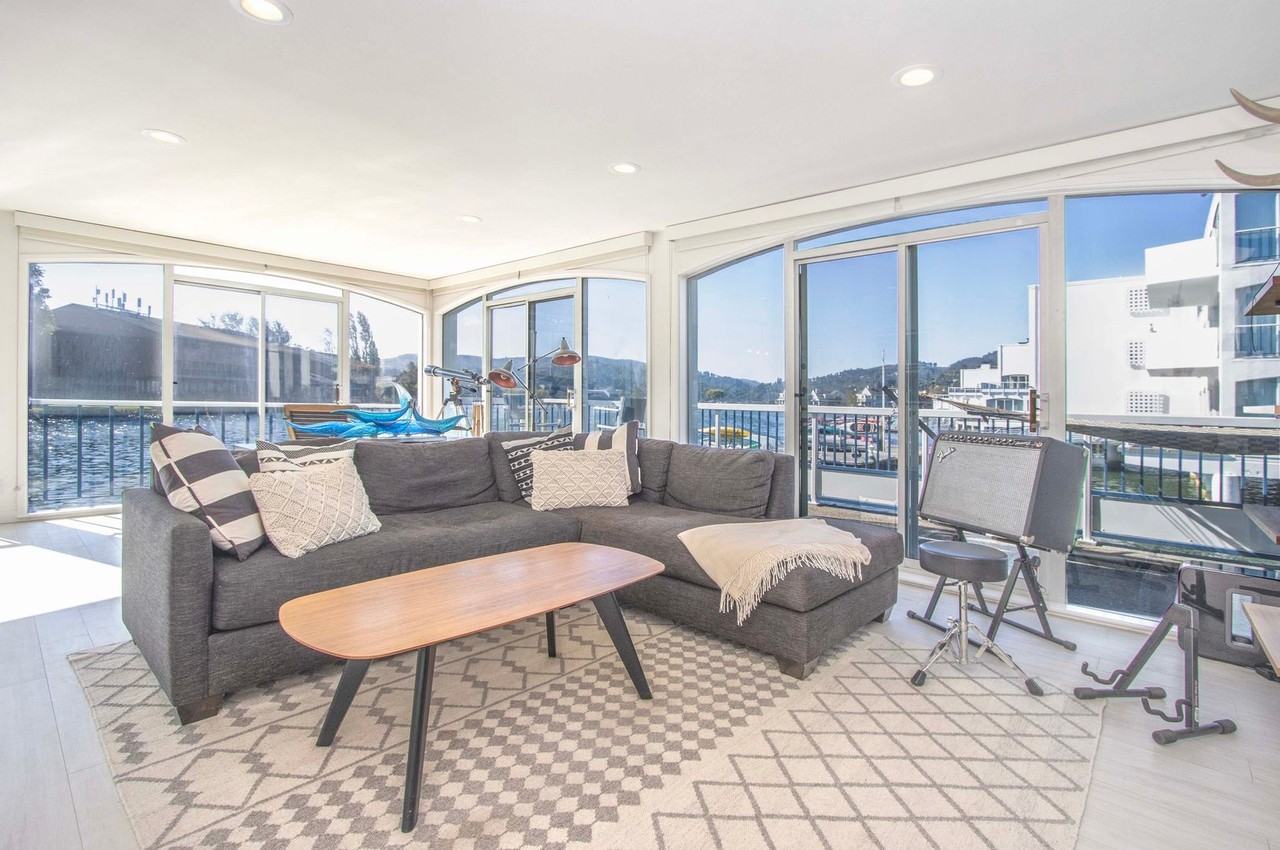 1105 Shelter Bay Ave - Photo 2 of 28