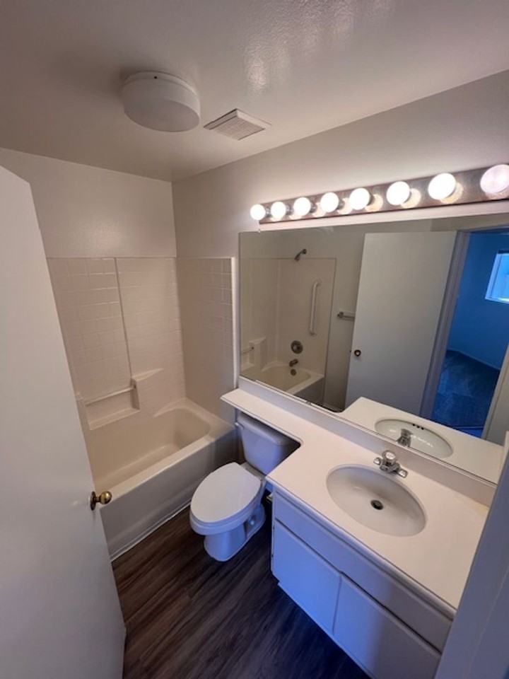 5544 Renaissance Ave #1 - Photo 7 of 17