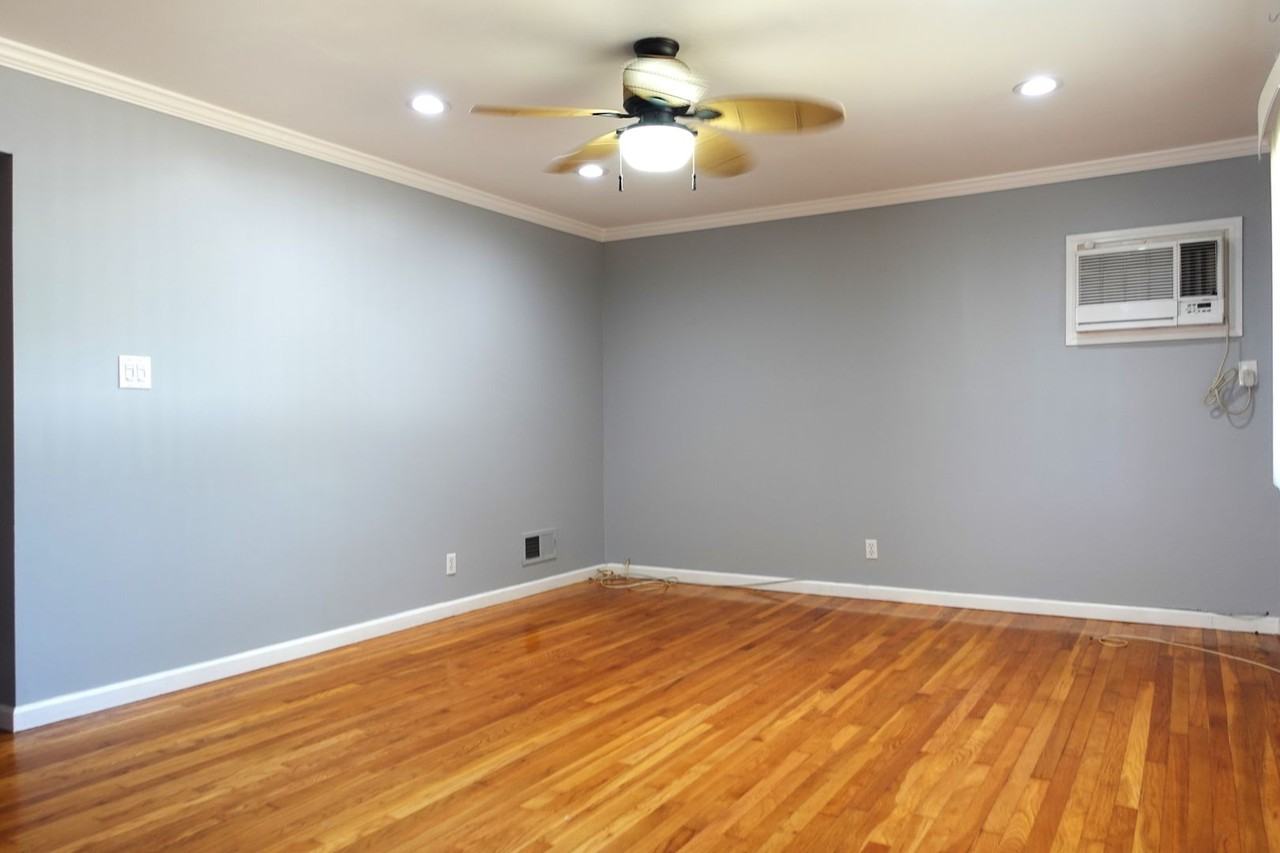 435 Whittier Ave - Photo 2 of 12