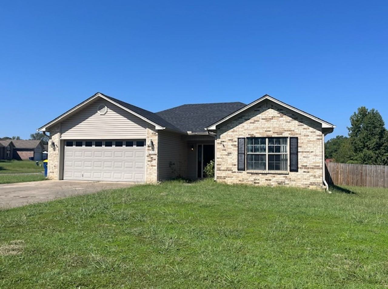 102 Rosebud Cir - Photo 2 of 44