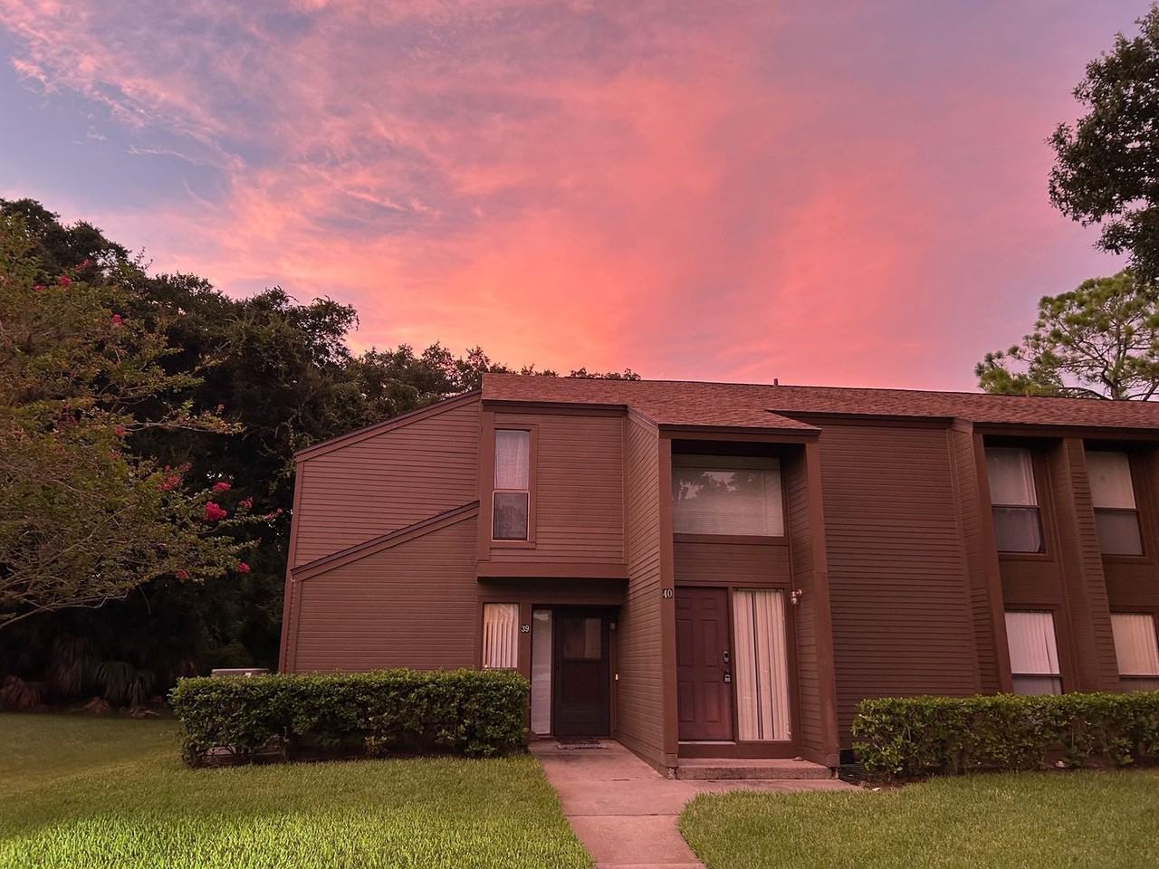 40 Oxford Ln - Photo 2 of 24