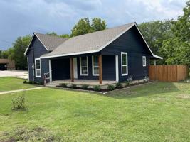 featured image of 1215 W 5th St