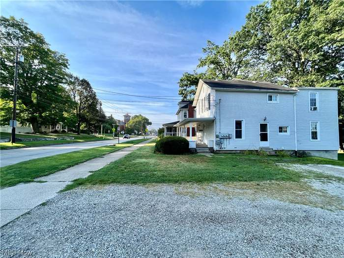 258 1/2 High St #258UP - Photo 2 of 14