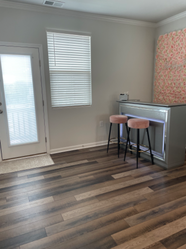 410 Oldham Lane - Photo 6 of 20