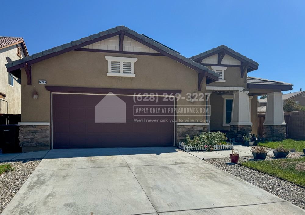 13745 Bayberry St - Photo 2 of 22