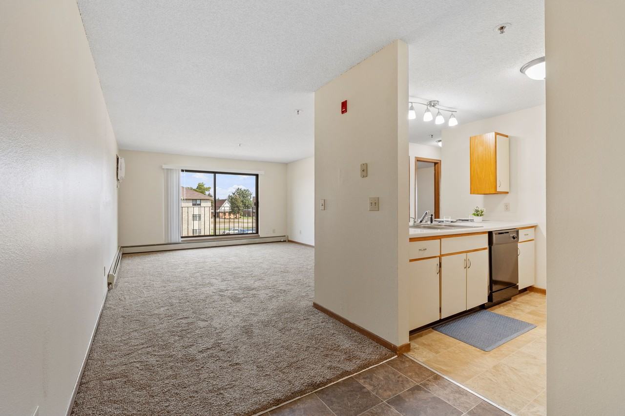 Camelot Square Living - Photo 7 of 12