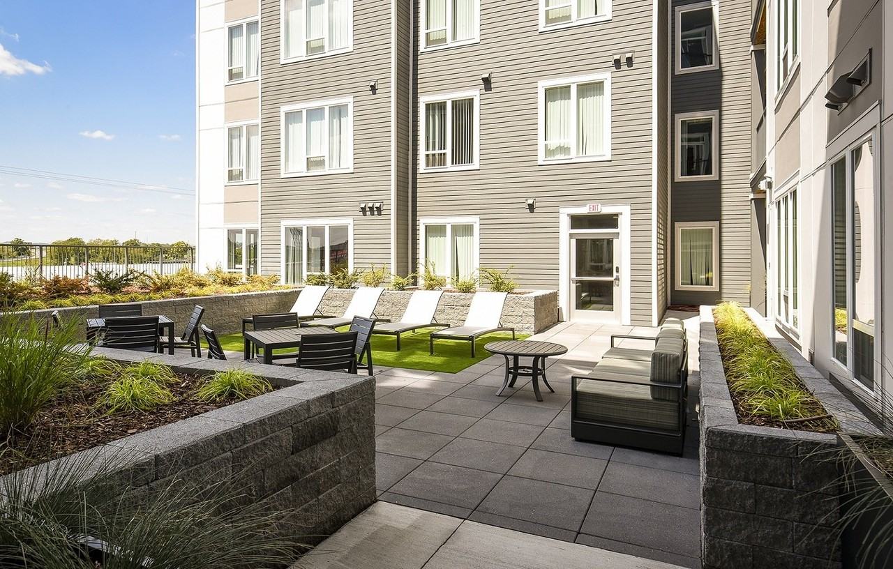 900 at Cleveland Park - Photo 3 of 24