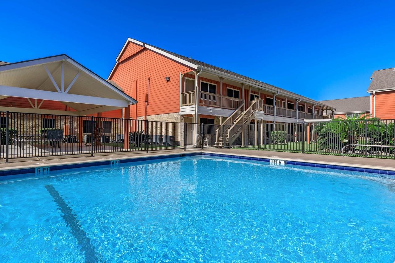 Cambridge in the Groves - Photo 6 of 30