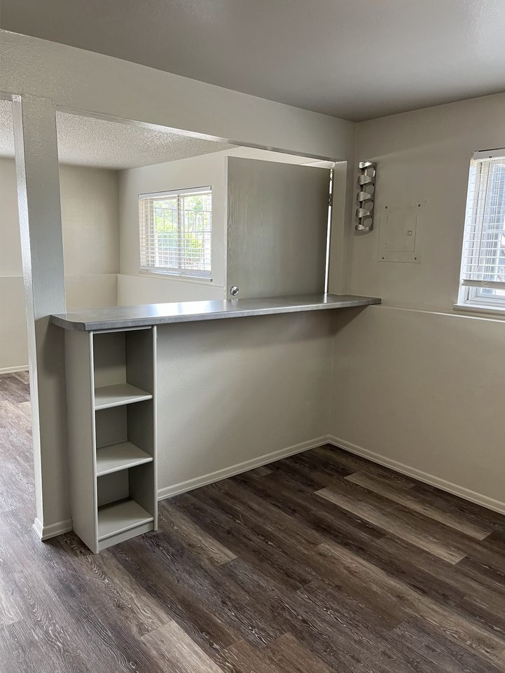 50 Barclay Dr #4 - Photo 2 of 8