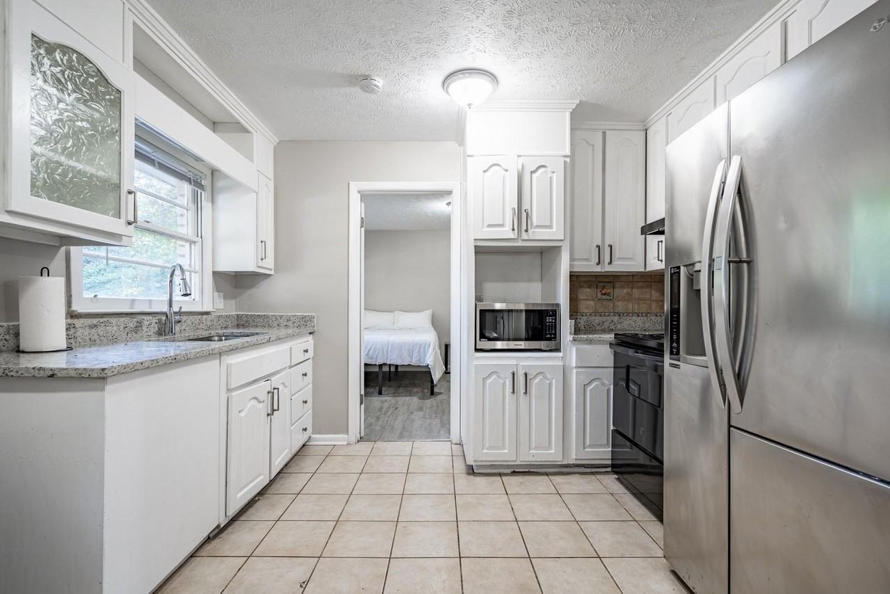 Collier Ct Nw - Photo 4 of 11