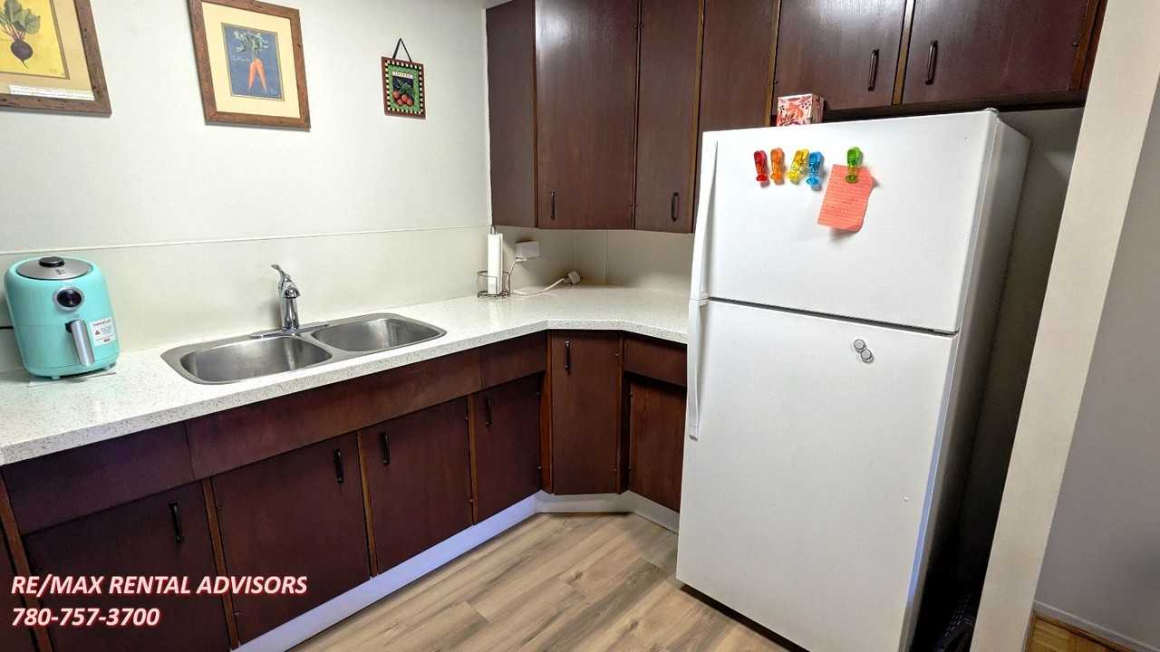 1616 8 Ave Nw - Photo 3 of 20