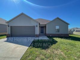 featured image of 438 W Barcelona St