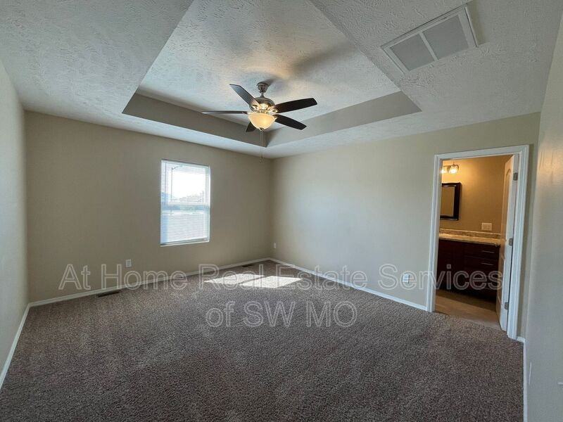 438 W Barcelona St - Photo 6 of 12