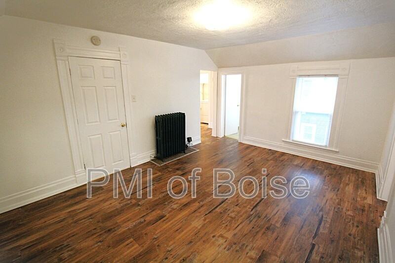 309 E Bannock St #2 - Photo 4 of 15