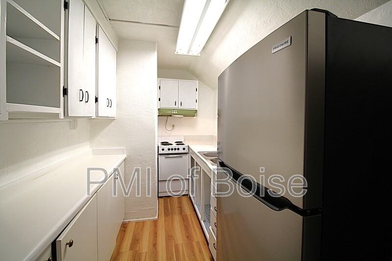 309 E Bannock St #2 - Photo 5 of 15