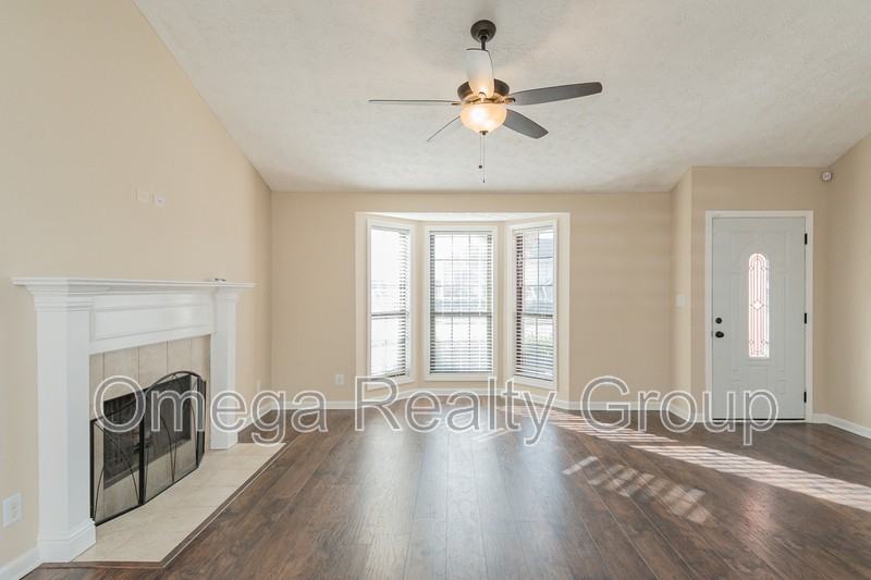140 Hambleton Rd - Photo 5 of 37