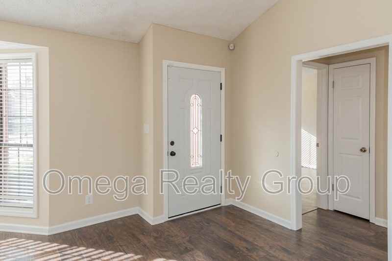 140 Hambleton Rd - Photo 6 of 37
