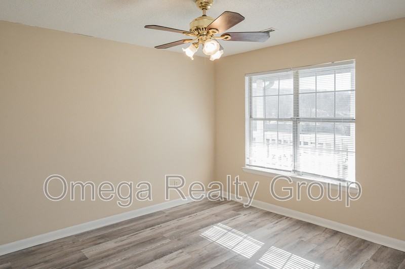 3330 Meridian St N #206 - Photo 6 of 25