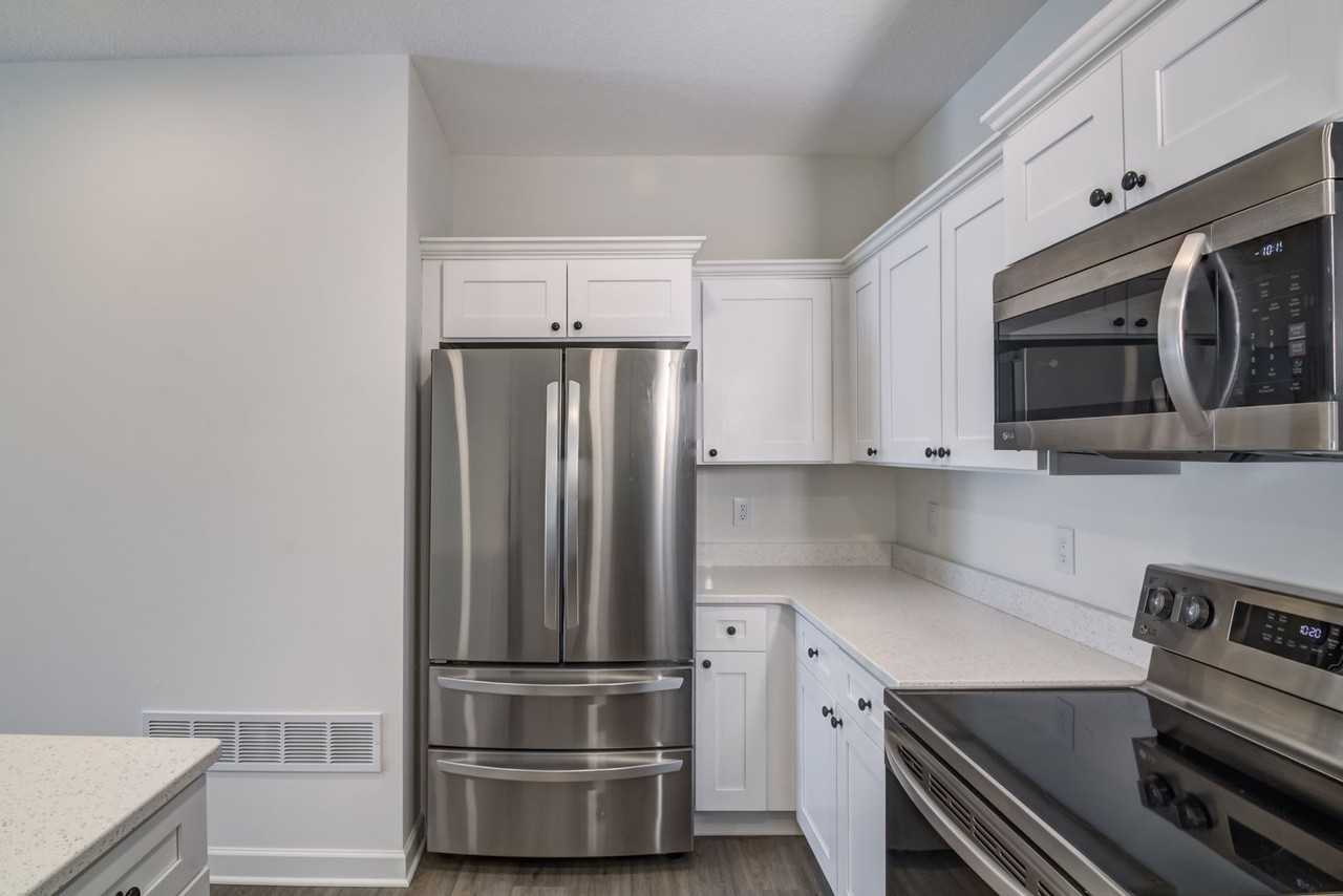 2550 Dawes Place - Photo 3 of 43