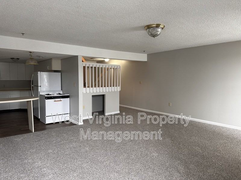 104 N 8th St #206 - Photo 3 of 8