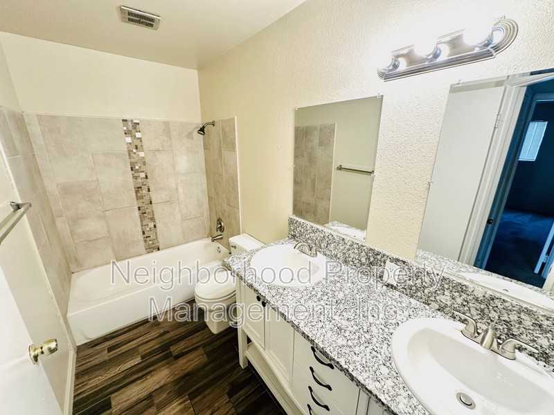 1318 E San Ramon Ave - Photo 7 of 17