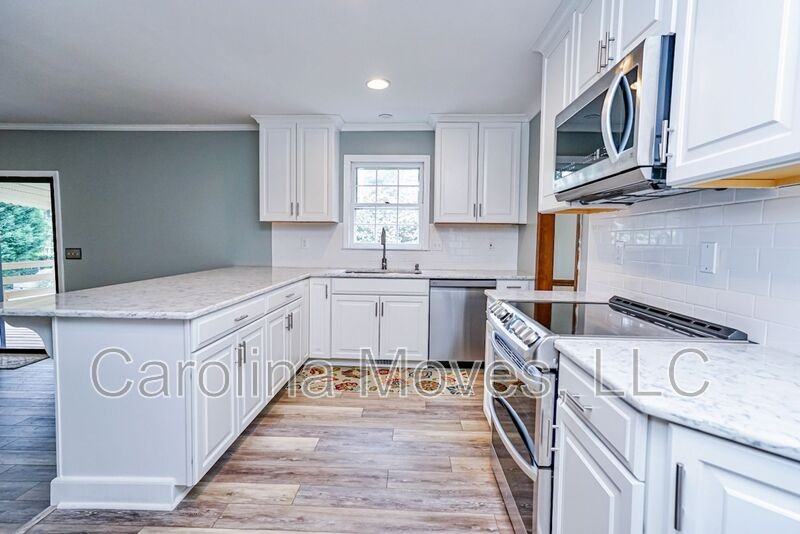 403 Rosebud Ct - Photo 4 of 22