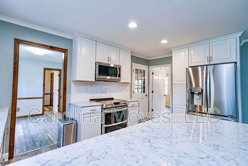 403 Rosebud Ct - Photo 5 of 22