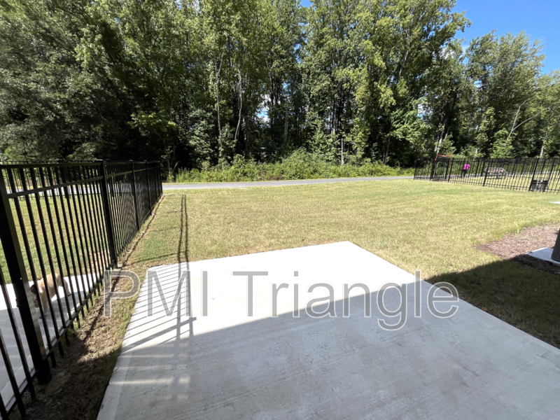 272 Shingle Oak Rd - Photo 2 of 20
